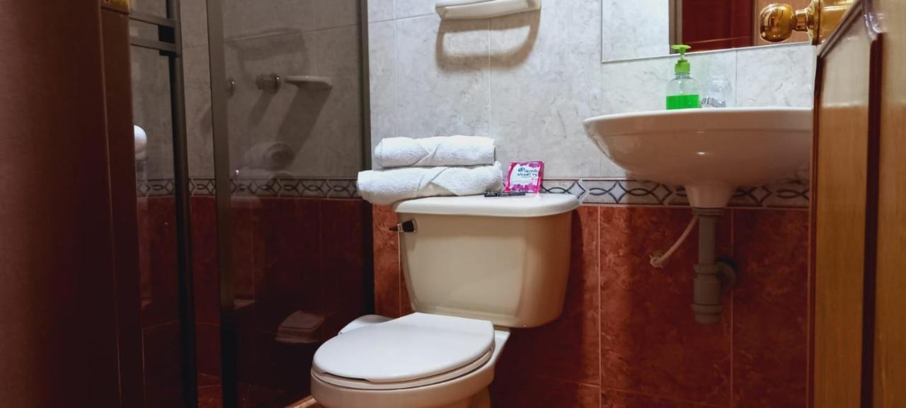 Hoteles Bogota Inn Colonial Bagian luar foto