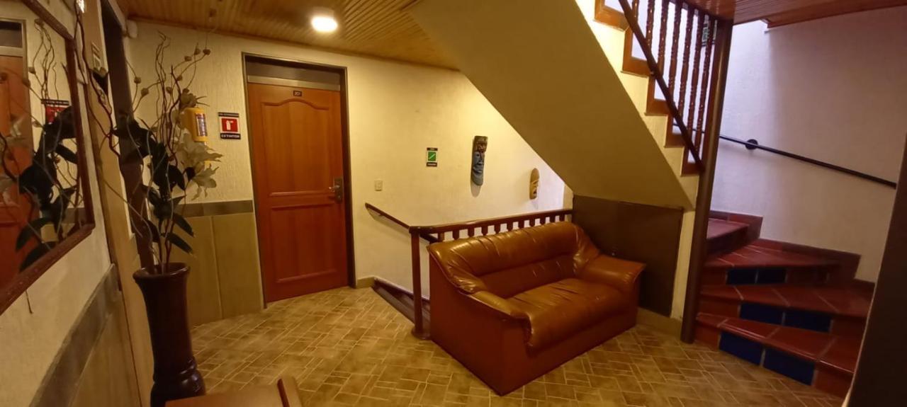 Hoteles Bogota Inn Colonial Bagian luar foto