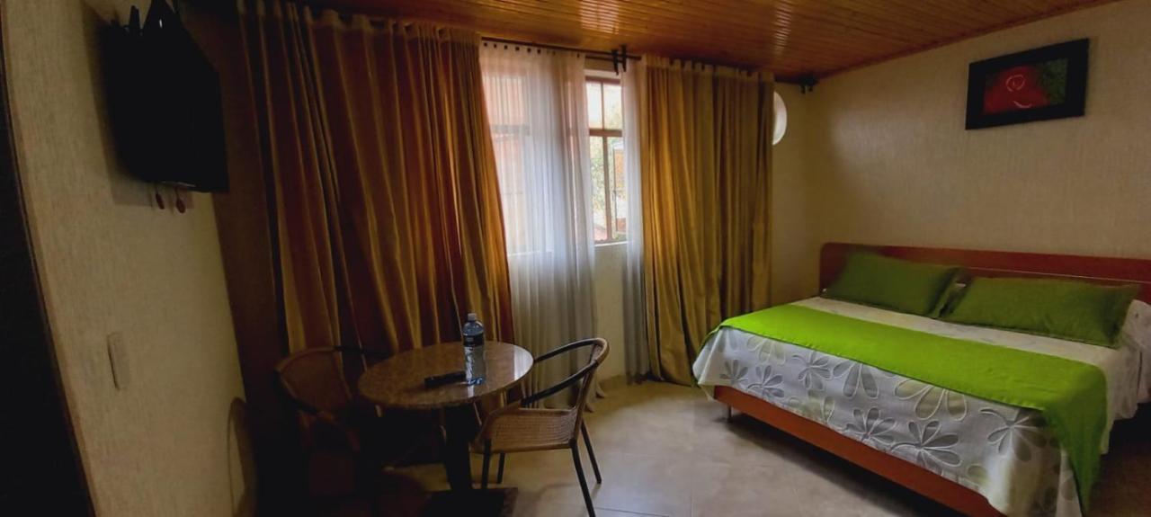 Hoteles Bogota Inn Colonial Bagian luar foto