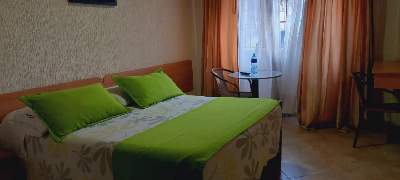 Hoteles Bogota Inn Colonial Bagian luar foto
