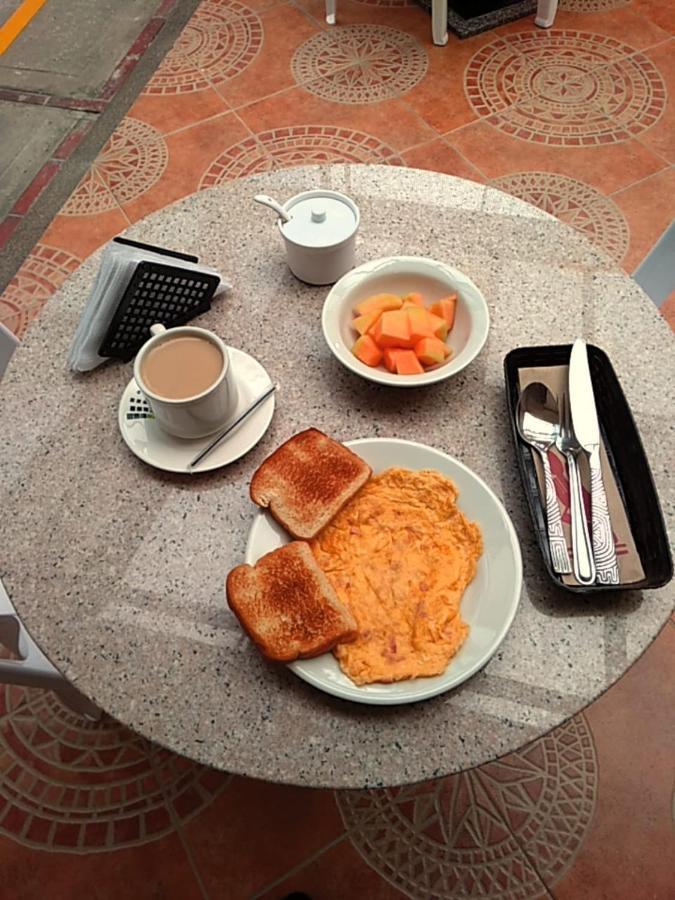 Hoteles Bogota Inn Colonial Bagian luar foto